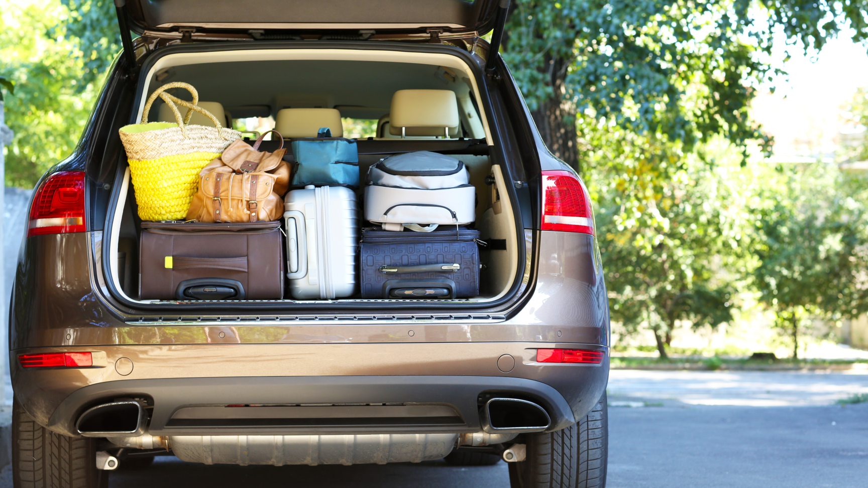 Sichere Urlaubsfahrt: So entlasten Sie Ihre Augen auf langen Strecken